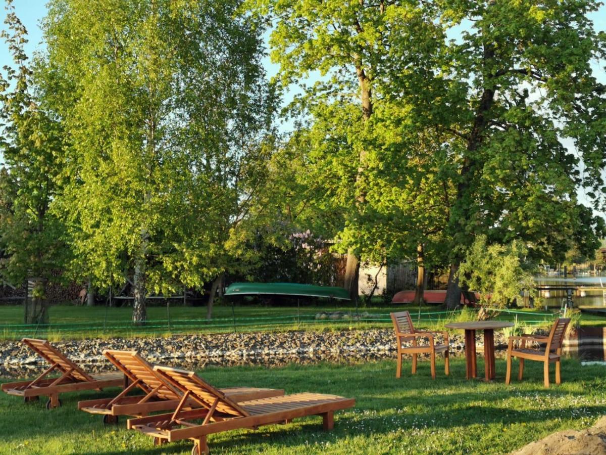 Schoene 3Zimmer Ferienwohnung Direkt Am Baalensee Furstenberg-Havel Luaran gambar