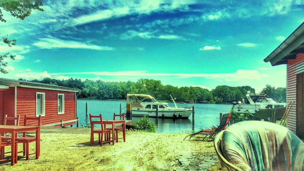 Schoene 3Zimmer Ferienwohnung Direkt Am Baalensee Furstenberg-Havel Luaran gambar