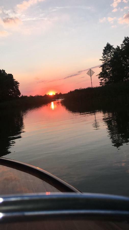 Schoene 3Zimmer Ferienwohnung Direkt Am Baalensee Furstenberg-Havel Luaran gambar