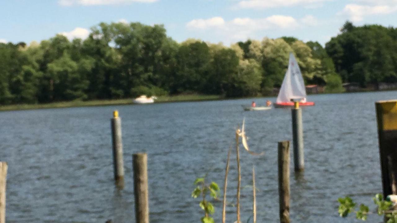 Schoene 3Zimmer Ferienwohnung Direkt Am Baalensee Furstenberg-Havel Luaran gambar