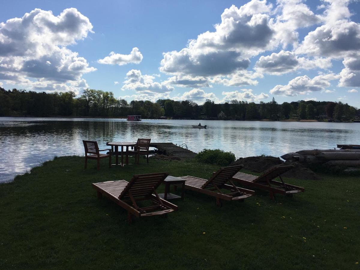 Schoene 3Zimmer Ferienwohnung Direkt Am Baalensee Furstenberg-Havel Luaran gambar